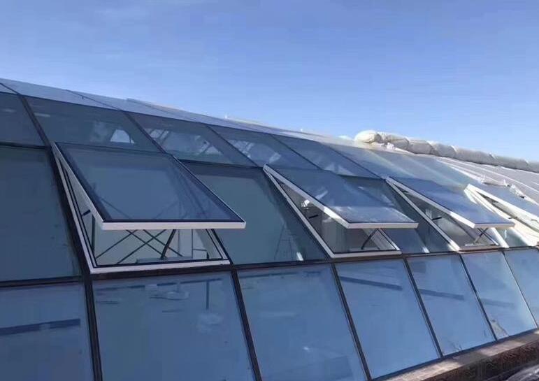  三角型电动天窗